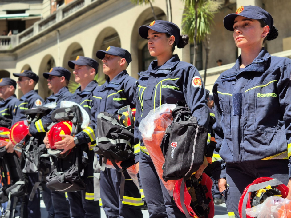Delegación de Bomberos que viaja a Chile Delegación de Bomberos que viaja a Chile