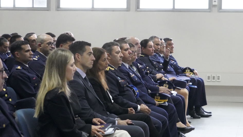 Oficiales que cursan la Licenciatura en Seguridad Públic