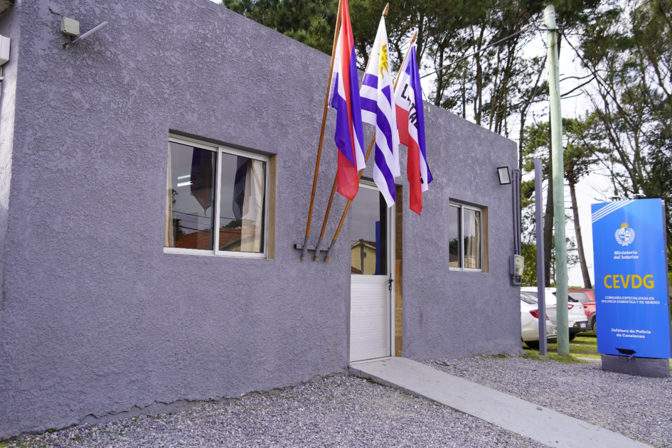 Comisaría Especializada en Violencia Doméstica y de Género de Parque del Plata Comisaría Especializada en Violencia Doméstica y de Género de Parque del Plata