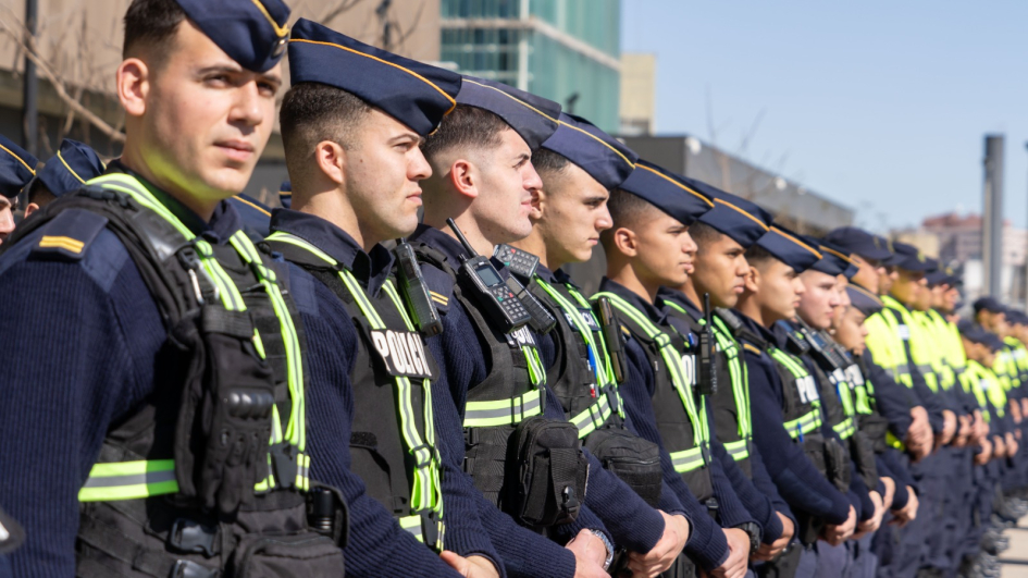 Alumnos y cadetes de la Dirección Nacional de la Educación Policial Alumnos y cadetes de la Dirección Nacional de la Educación Policial