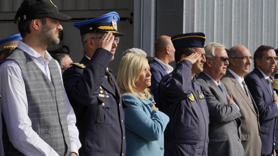 Vicepresidenta de la República, Ministro del Interior y su comando Autoridades en aniversario