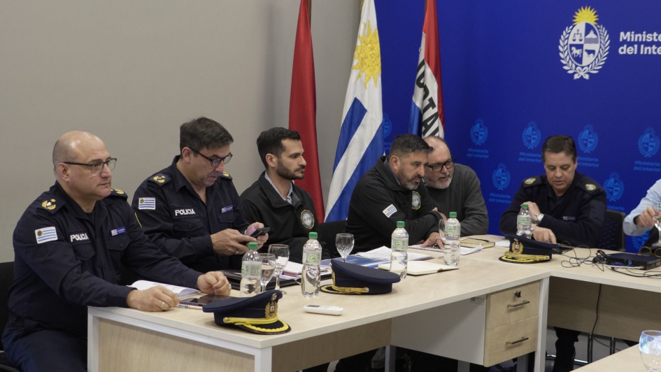 Ministro anunció incremento de patrullajes, control de armas e incorporación de nuevos efectivos “”