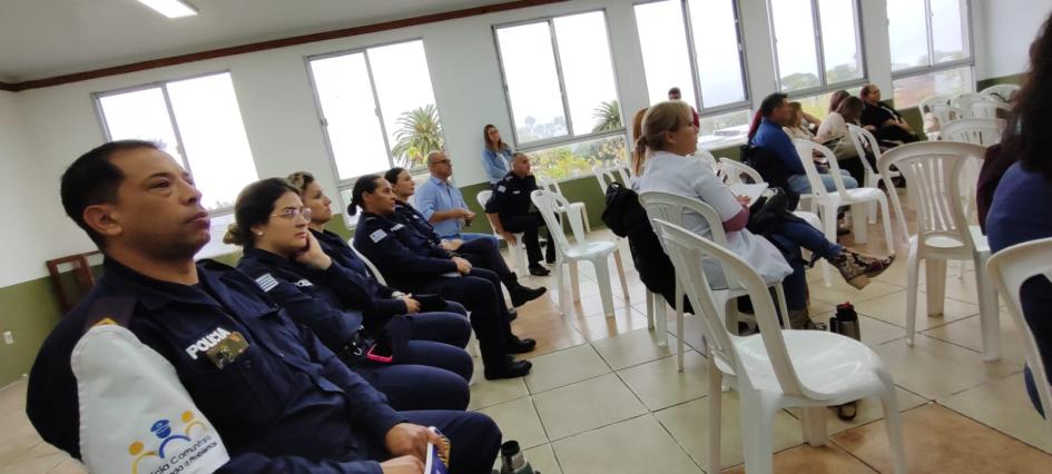 Representantes de diferentes instituciones públicas que participaron. Representantes de diferentes instituciones públicas que participaron.