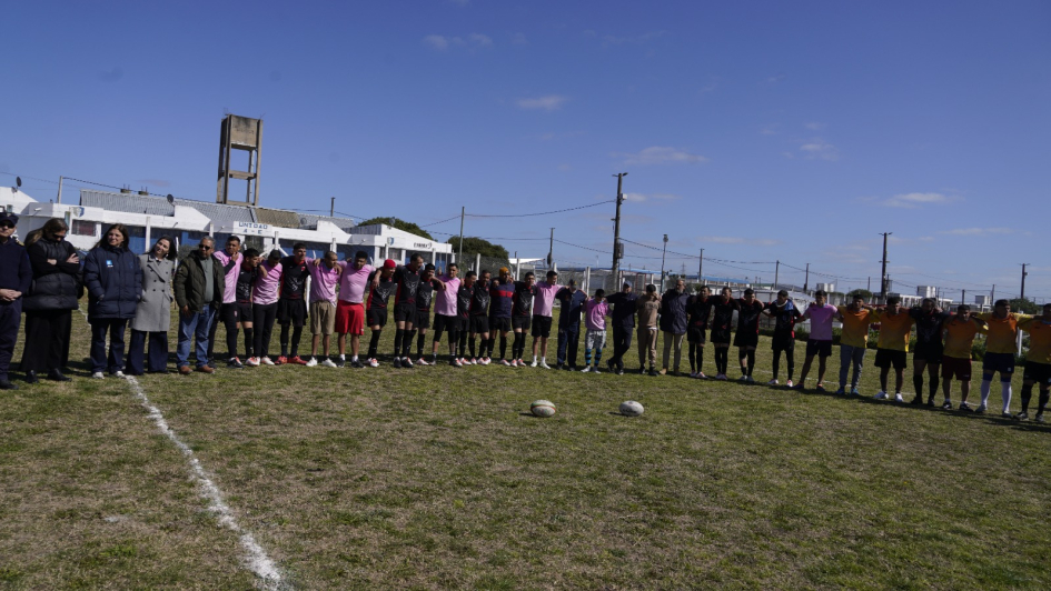 personas privadas de libertad antes de comenzar el encuentro de rugby personas privadas de libertad antes de comenzar el encuentro de rugby