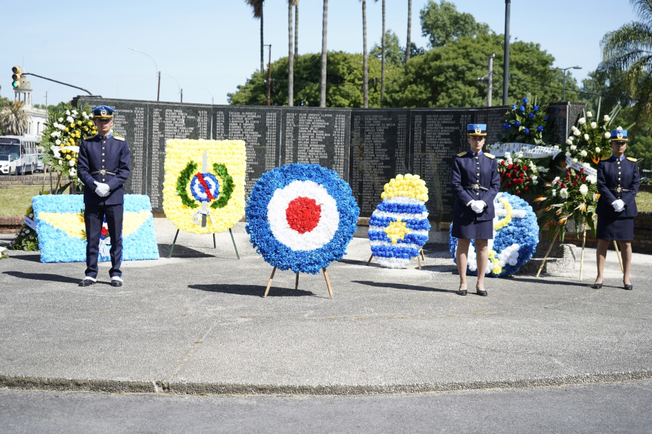 Cadetes formados en la Plaza de la Policía Cadetes formados en la Plaza de la Policía