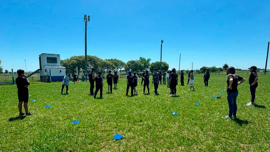 Liceo Villa del Rosario Adolescentes en actividades al aire libre