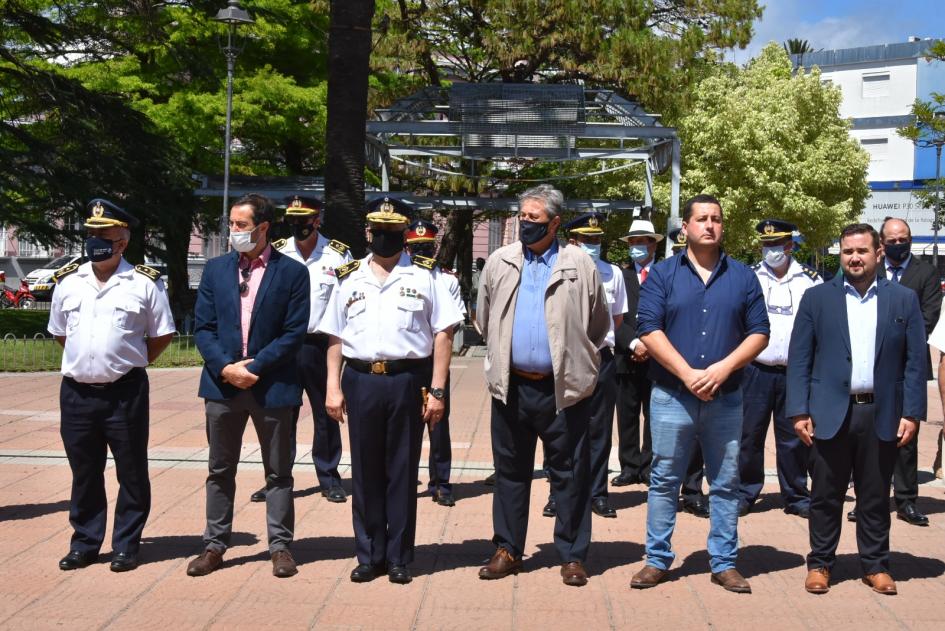 Acto Conmemorativo del Día del Policía Caído en cumplimiento del deber Presencia de autoridades policiales y departamentales en acto público