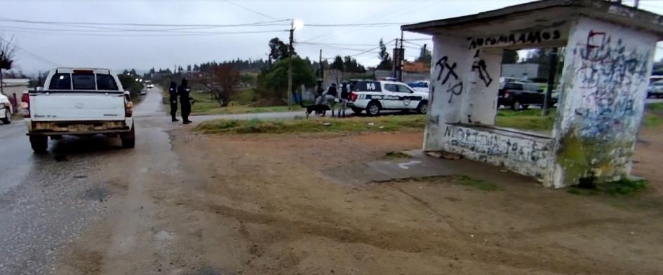 Despliegue de móviles para allanamientos en el barrio Calcerrada de Minas Despliegue de móviles para allanamientos en el barrio Calcerrada de Minas