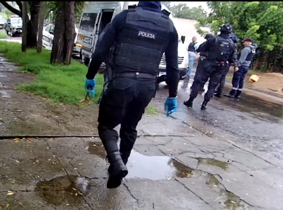 Allanamiento para detener a implicado en suministro de estupefacientes Allanamiento para detener a implicado en suministro de estupefacientes