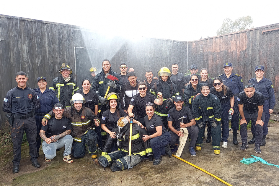 Alumnos e Instructores en Curso de Rescatistas Alumnos e Instructores en Curso de Rescatistas