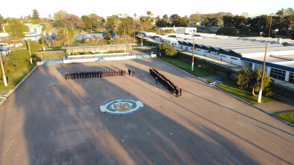 Alumnos realizando instrucción