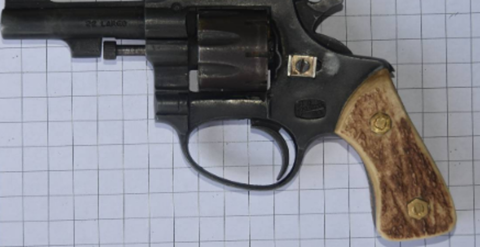 Arma incautada por evento de rapiña en comercio Arma incautada por evento de rapiña en comercio