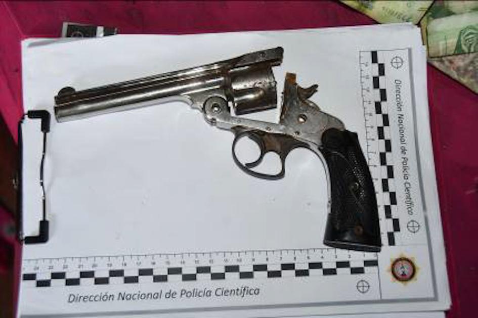 Arma incautada. Arma incautada.