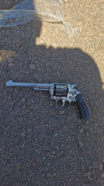 Arma de fuego incautada.