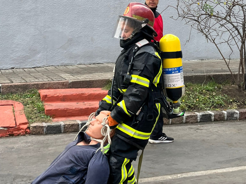 Competencias bomberiles Carga de víctima