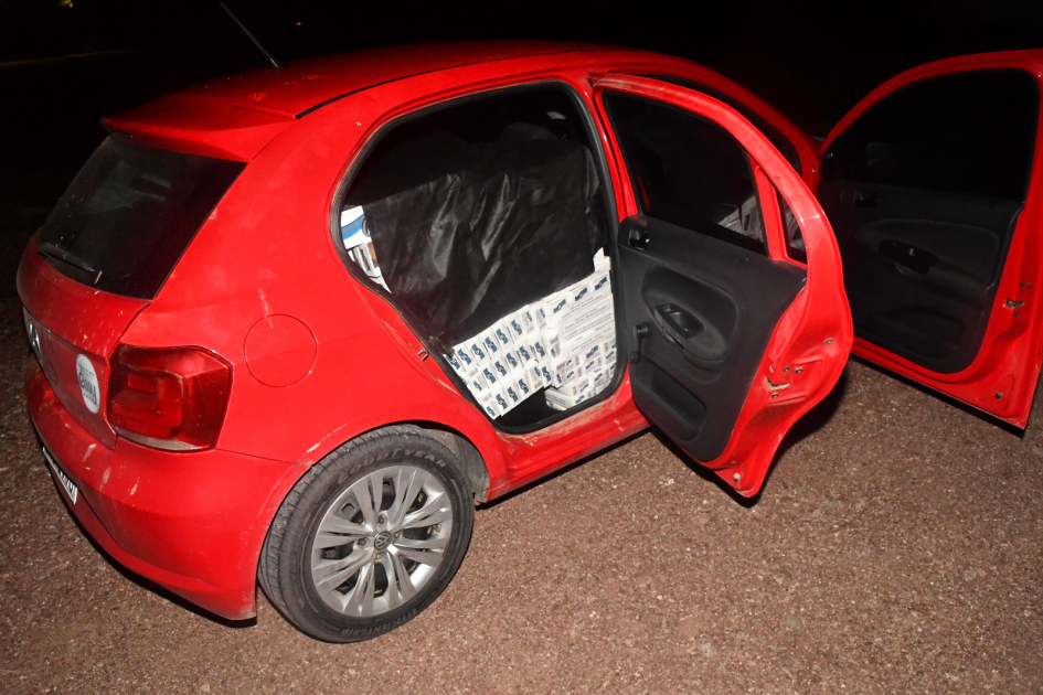 Auto con mercaderia incautada