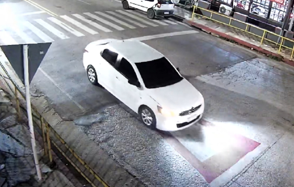 Auto circulando por calles de Minas detenido por DNPC con drogas Auto circulando por calles de Minas detenido por DNPC con drogas