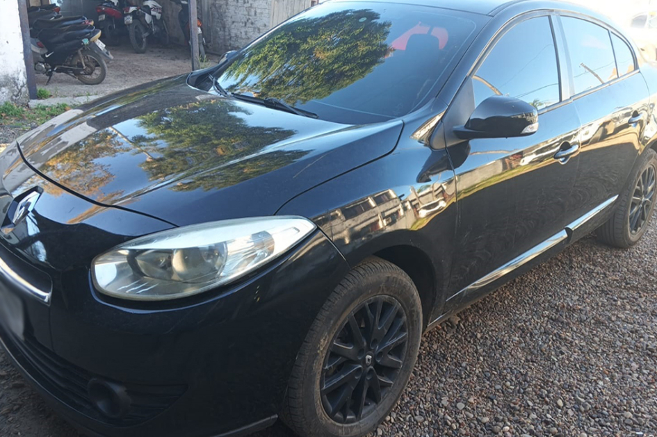 Auto incautado por la policía Auto incautado por la policía