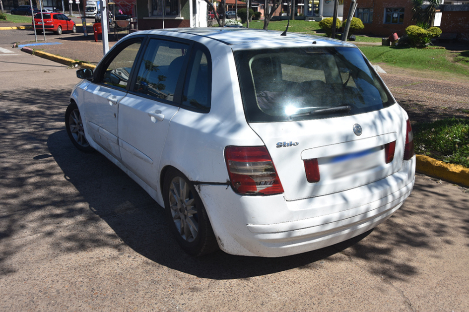 Automóvil Fiat de atrás incautado.