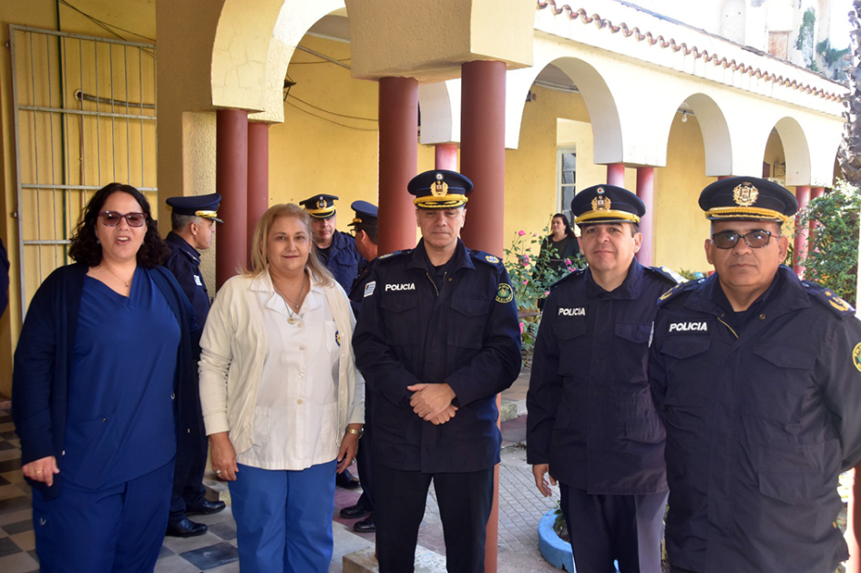 Autoridades de Jefatura y del Centro Auxiliar Sanitario Autoridades de Jefatura y del Centro Auxiliar Sanitario