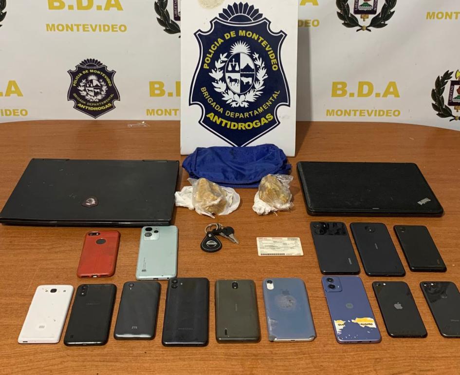 objetos incautados al detenido