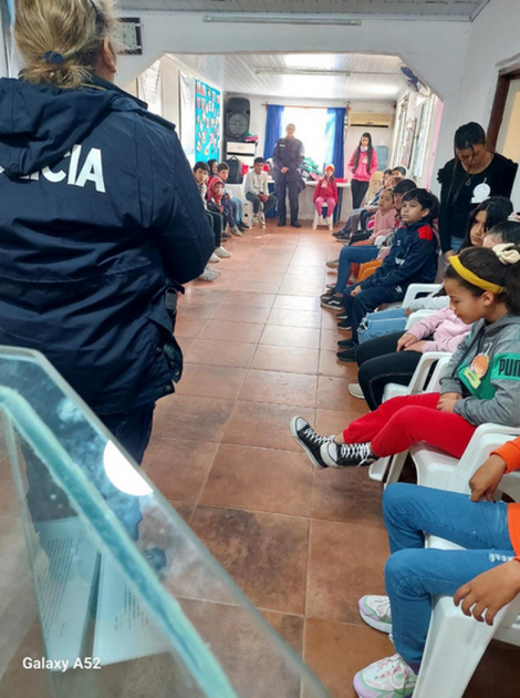 Charla en merendero de barrio La Amarilla 