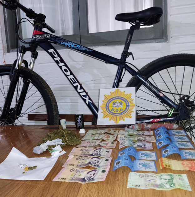 Incautación de objetos y condena a imputado tras denuncia recepcionada al 08002121 Bicicleta PHOENIX negra, dinero, marihuana, corte carcelario.