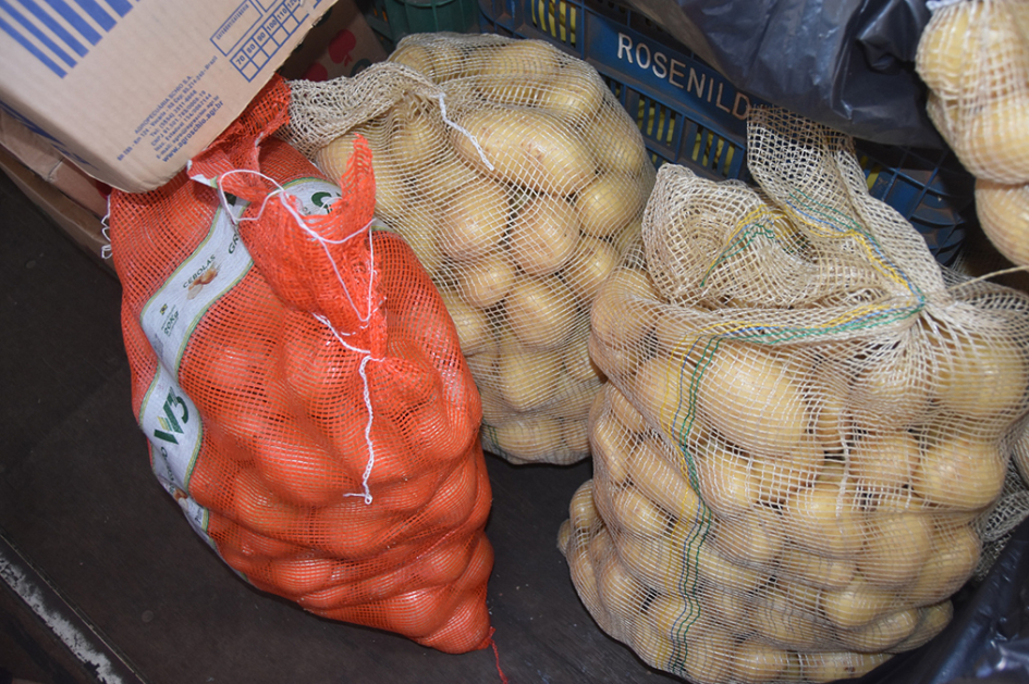 Bolsas con papas.