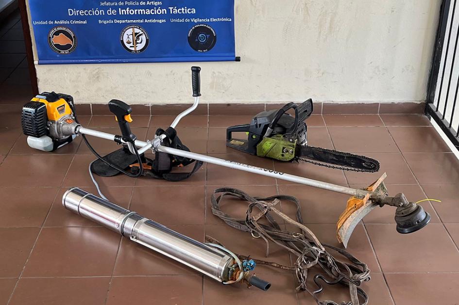 Bomba de Agua desmalezadora y motosierra incautada. Bomba de Agua desmalezadora y motosierra incautada.