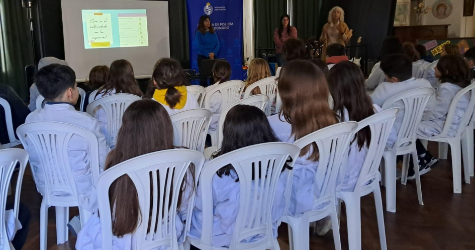 Charla en Escuela Nº5 Charla en Escuela Nº5