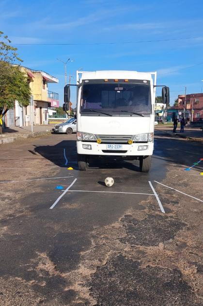 Camión utilizado en actividad lúdica. Camión utilizado en actividad lúdica.