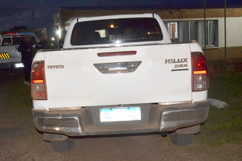 Camioneta Toyota Hilux vista de atras
