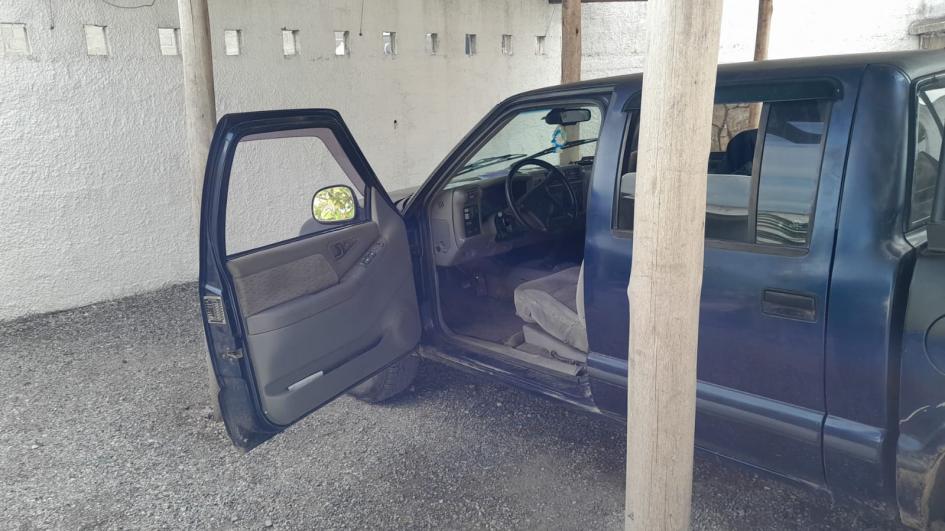 Camioneta incautada en carniceria Camioneta incautada en carniceria