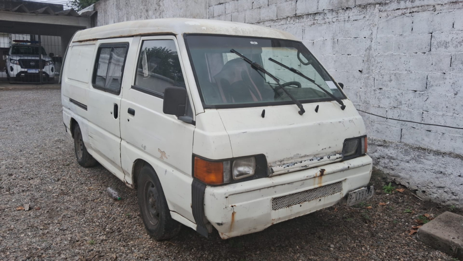Camioneta intervenida frontal por Seccional 2da