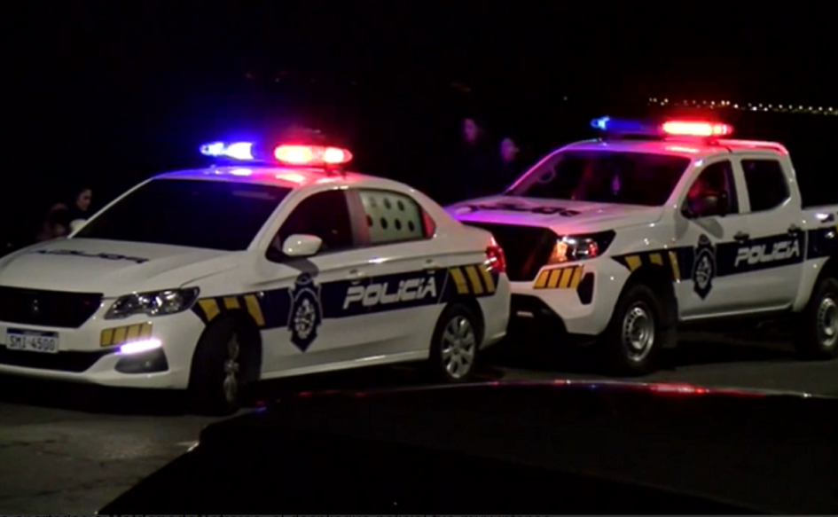 Móviles policiales en operativo