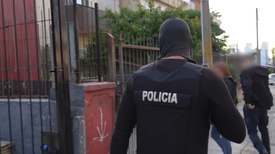 Policía
