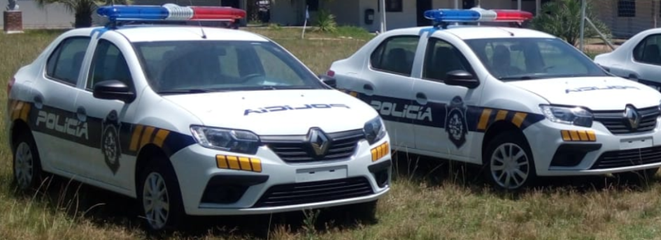 Un ciudadano argentino formalizado por omisión de asistencia dos móviles policiales estacionados