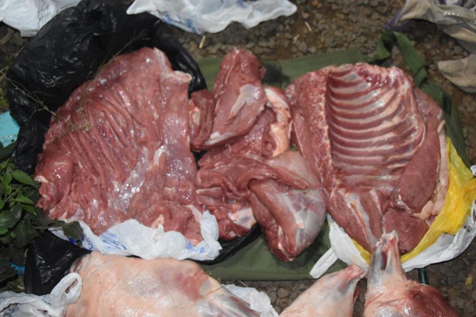 Carne incautada por la policía. Carne incautada por la policía.