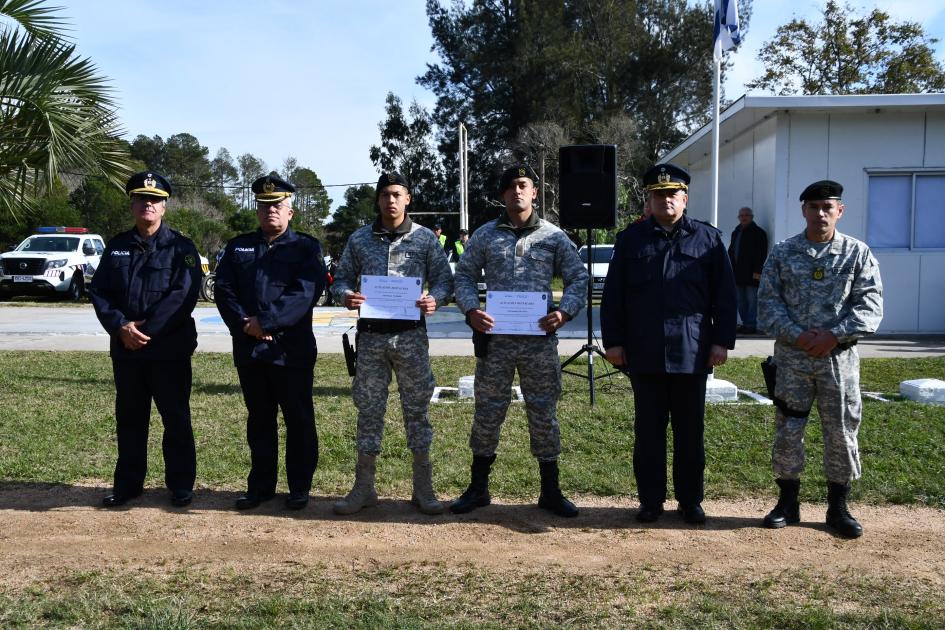 tres policías y los tres jefes de la Jefatura de Policía de Maldonado