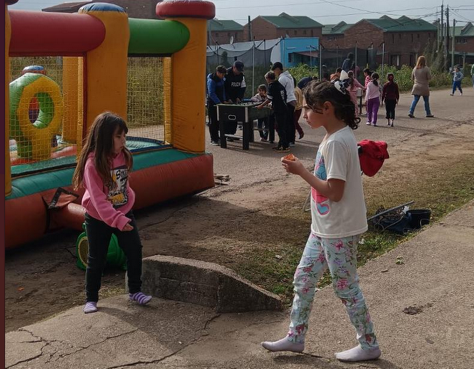Celebración por el día de los abuelos en merendero de barrio La Amarilla Celebración por el día de los abuelos en merendero de barrio La Amarilla