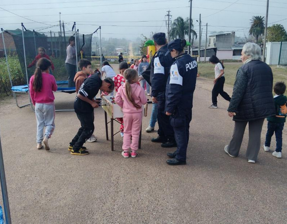 Celebración por el día de los abuelos en merendero de barrio La Amarilla Celebración por el día de los abuelos en merendero de barrio La Amarilla