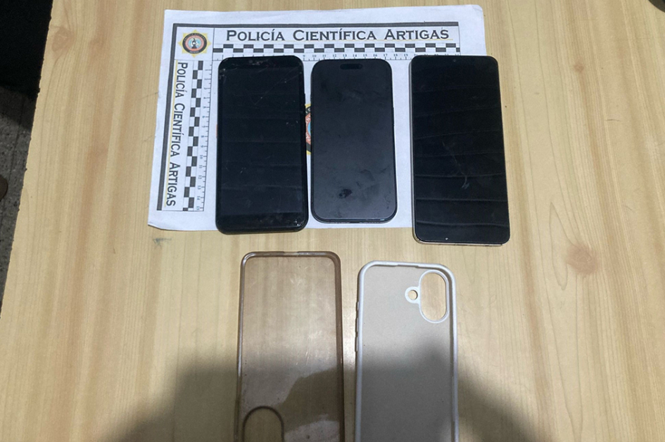 Celulares incautados por la policía