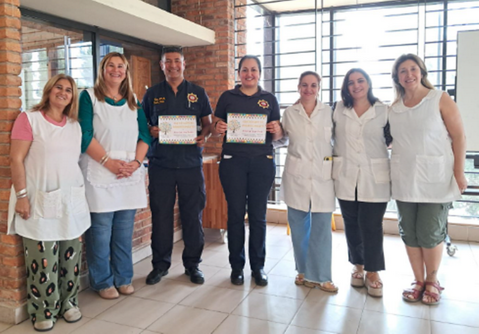 Charla sobre identidad y huellas dactilares