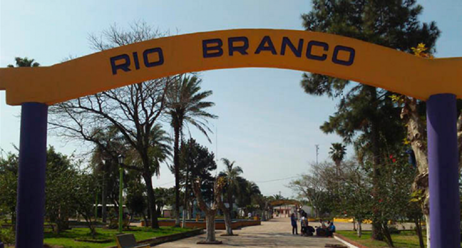 Arco con nombre ciudad de Río Branco Arco con nombre ciudad de Río Branco