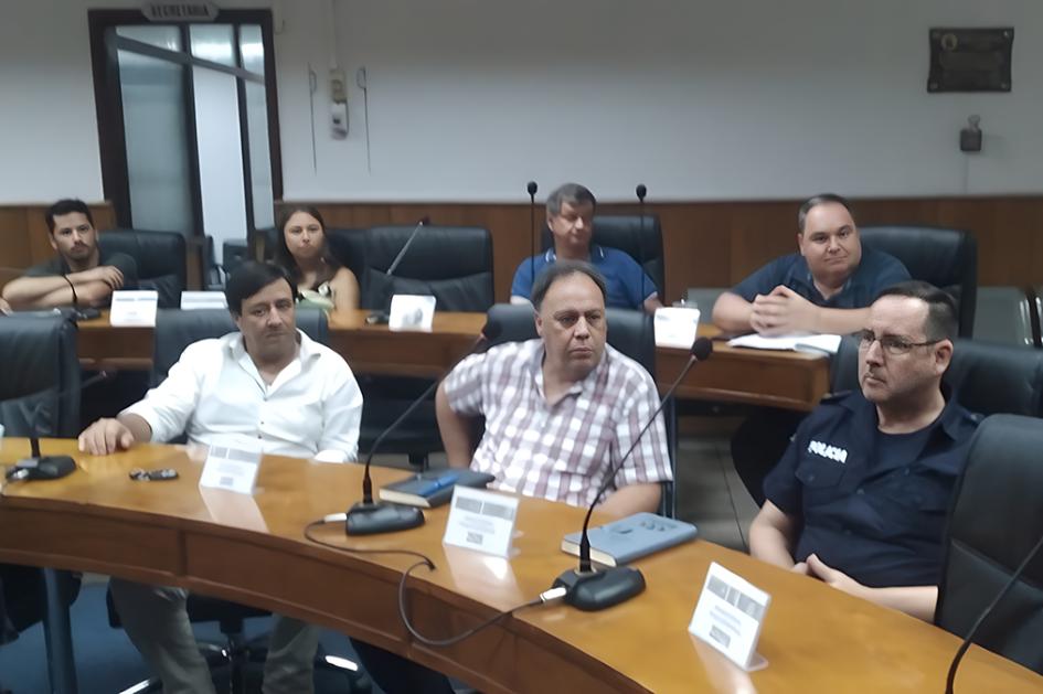 Comisario Obdulio Coelho en sesión de la Junta Departamental de Artigas. Comisario Obdulio Coelho en sesión de la Junta Departamental de Artigas.