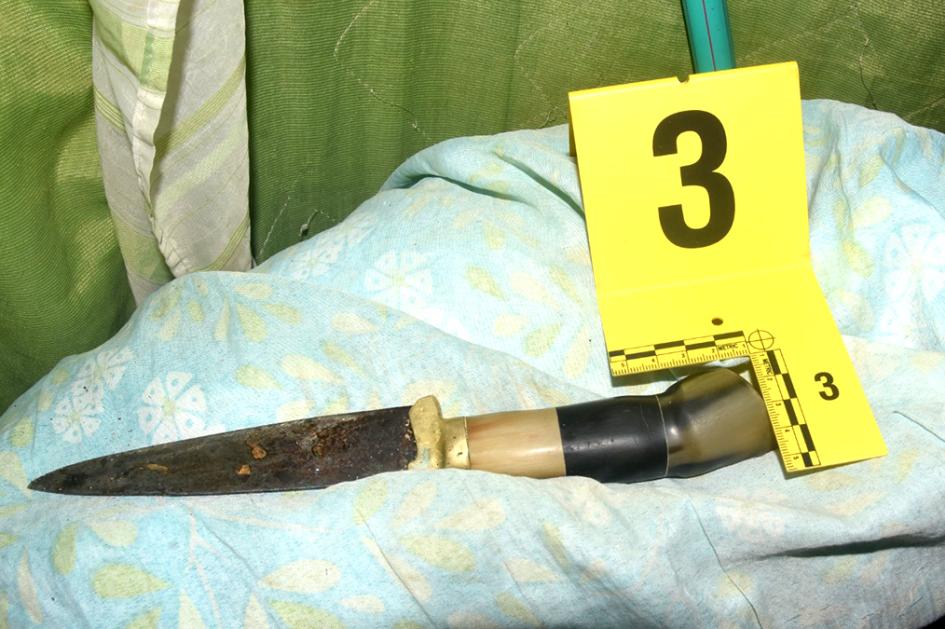 Cuchillo cabo de asta incautado por la policía Cuchillo cabo de asta incautado por la policía