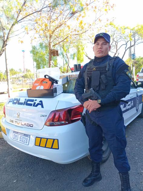 DEA en móvil de la Dirección de Grupos de Apoyo