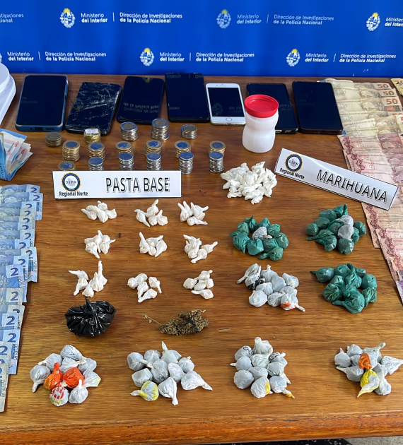 Allanamientos en Rivera culminaron con cinco detenidos e incautación de drogas y dinero Allanamientos en Rivera culminaron con cinco detenidos e incautación de drogas y dinero