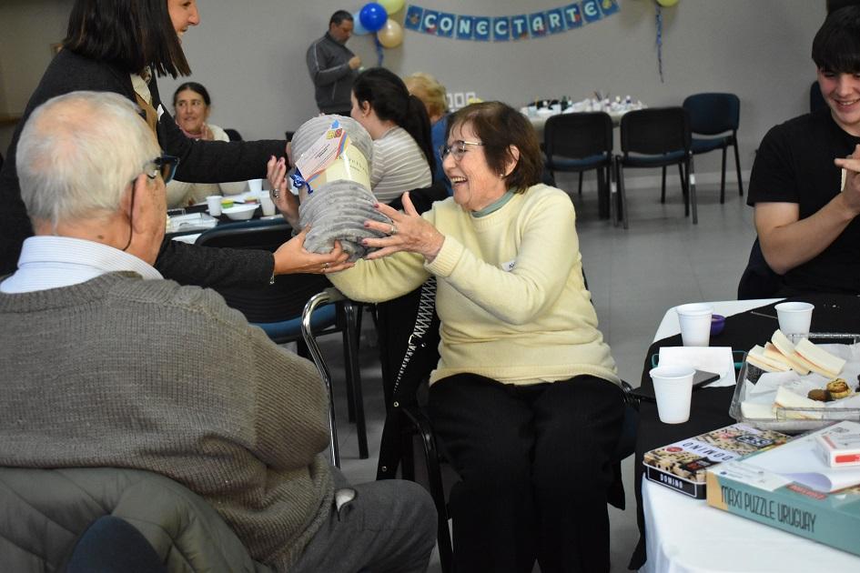 Conectados: celebramos el día del abuelo con una jornada especial 