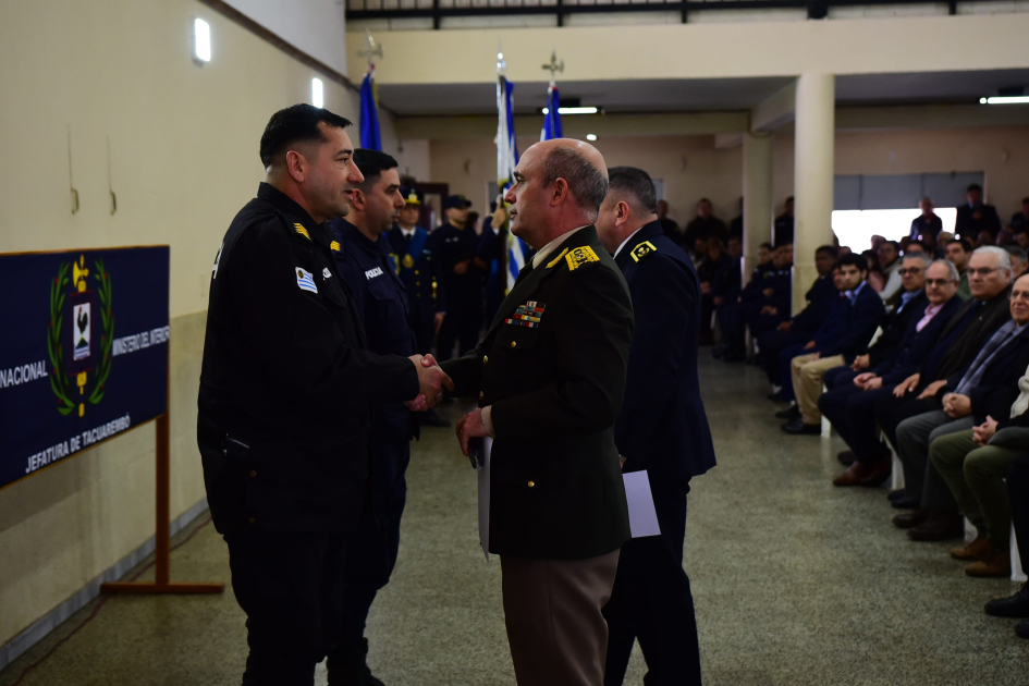 Entrega de reconocimiento por ascenso Entrega de reconocimientos